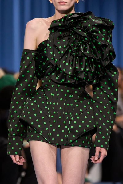 Look 90